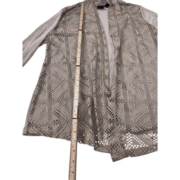 Travelers By Chicos Open Front Perforated Cardigan Size 2 Taupe Lightweight Topp - Picture 7 of 11
